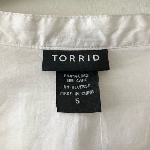 NWT Torrid white pleated cotton long sleeve blouse- Torrid size 5 (28) - Picture 3 of 6